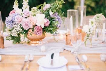 rendezvény-dekoráció-esküvői-dekoráció-virág-dekoráció-asztali-dekoráció
