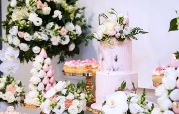 babazsur-születésnapi-buli-dekoráció-virág-dekoráció-rendezvény-dekoráció-lánybucsú-hotel-virág